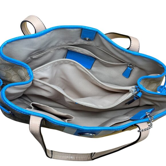 Stylish Tan and Blue Women's Tote Bag - Picture 10 of 11